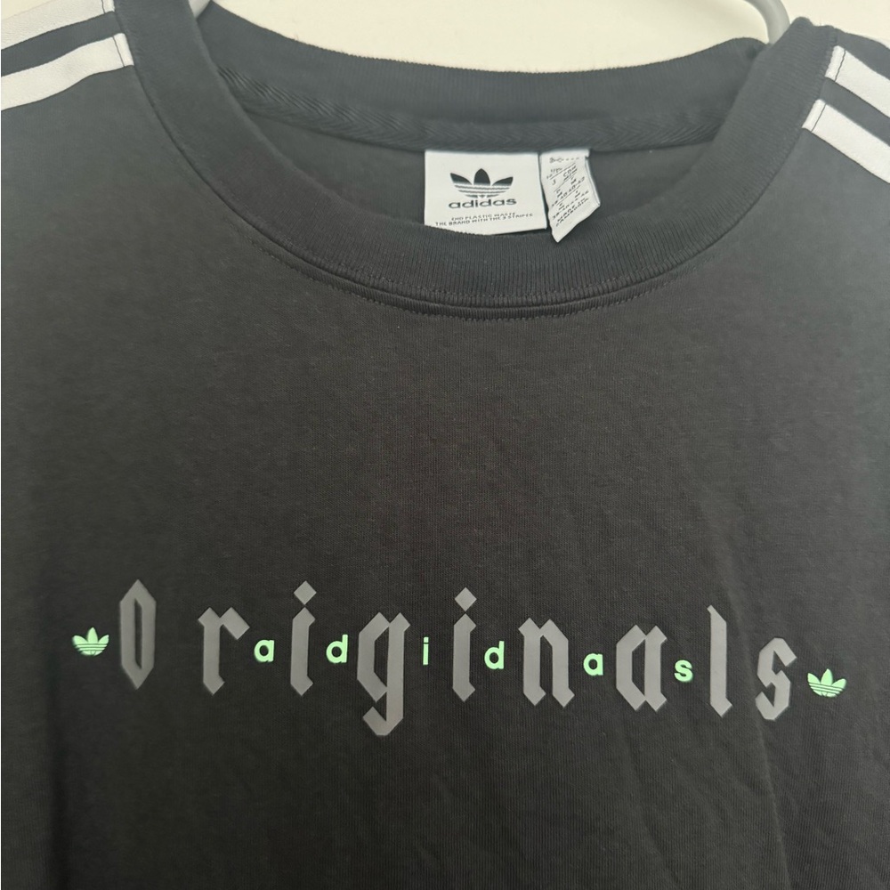 Adidas original oversized tshirt *medium*